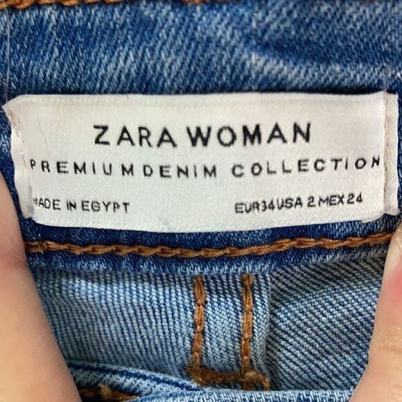 Zara Woman’s Embroidered Flower Jeans - Picture 8 of 10